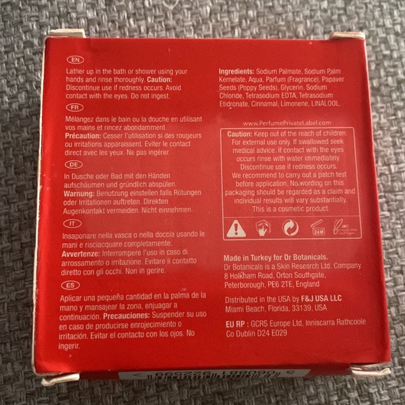 Dr botanicals strawberry and poppy seed cleansing bar. Brand new - Picture 2 of 4